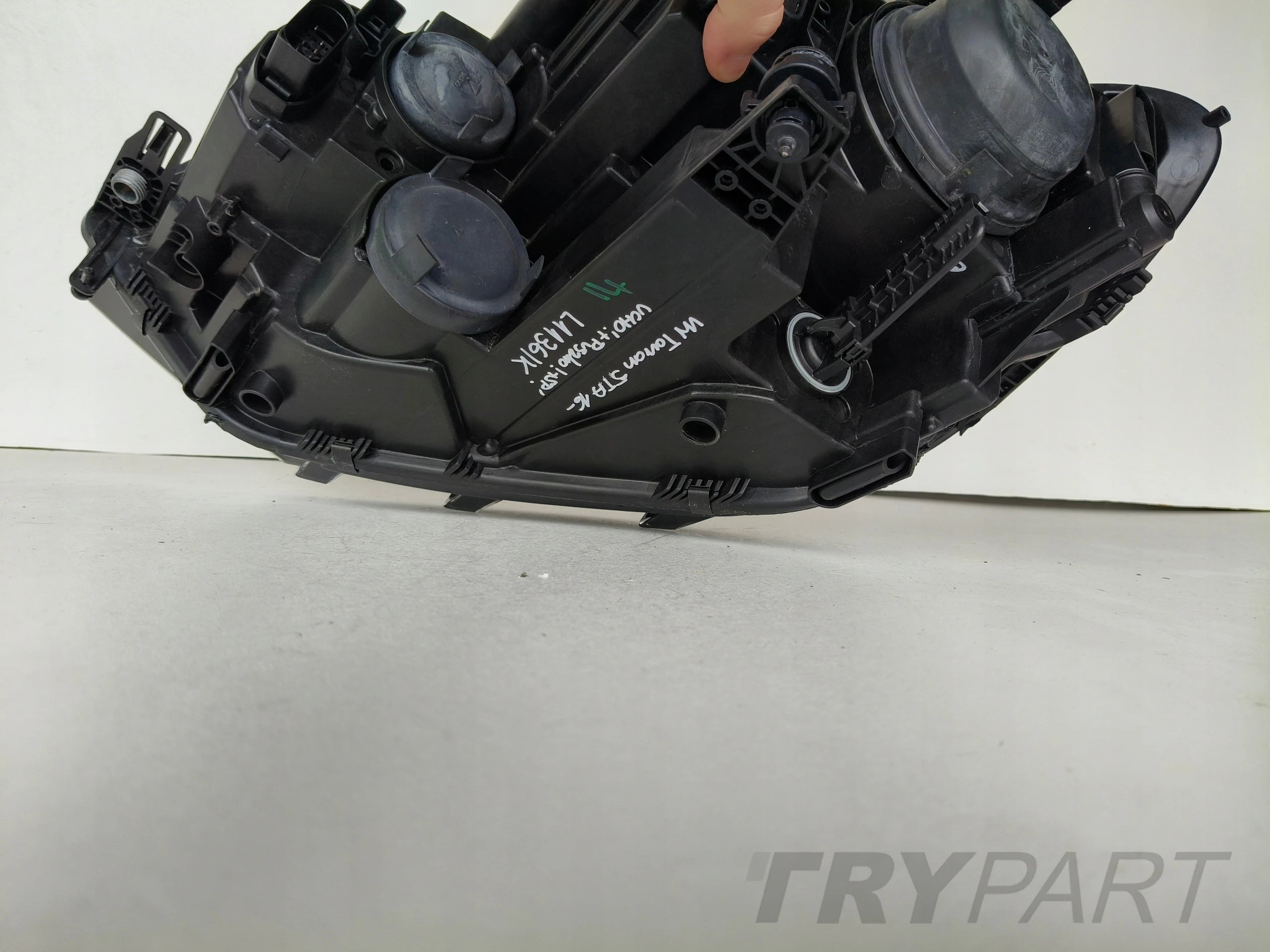 RIGHT HEADLIGHT LAMP VW TOURAN 5TA 16-