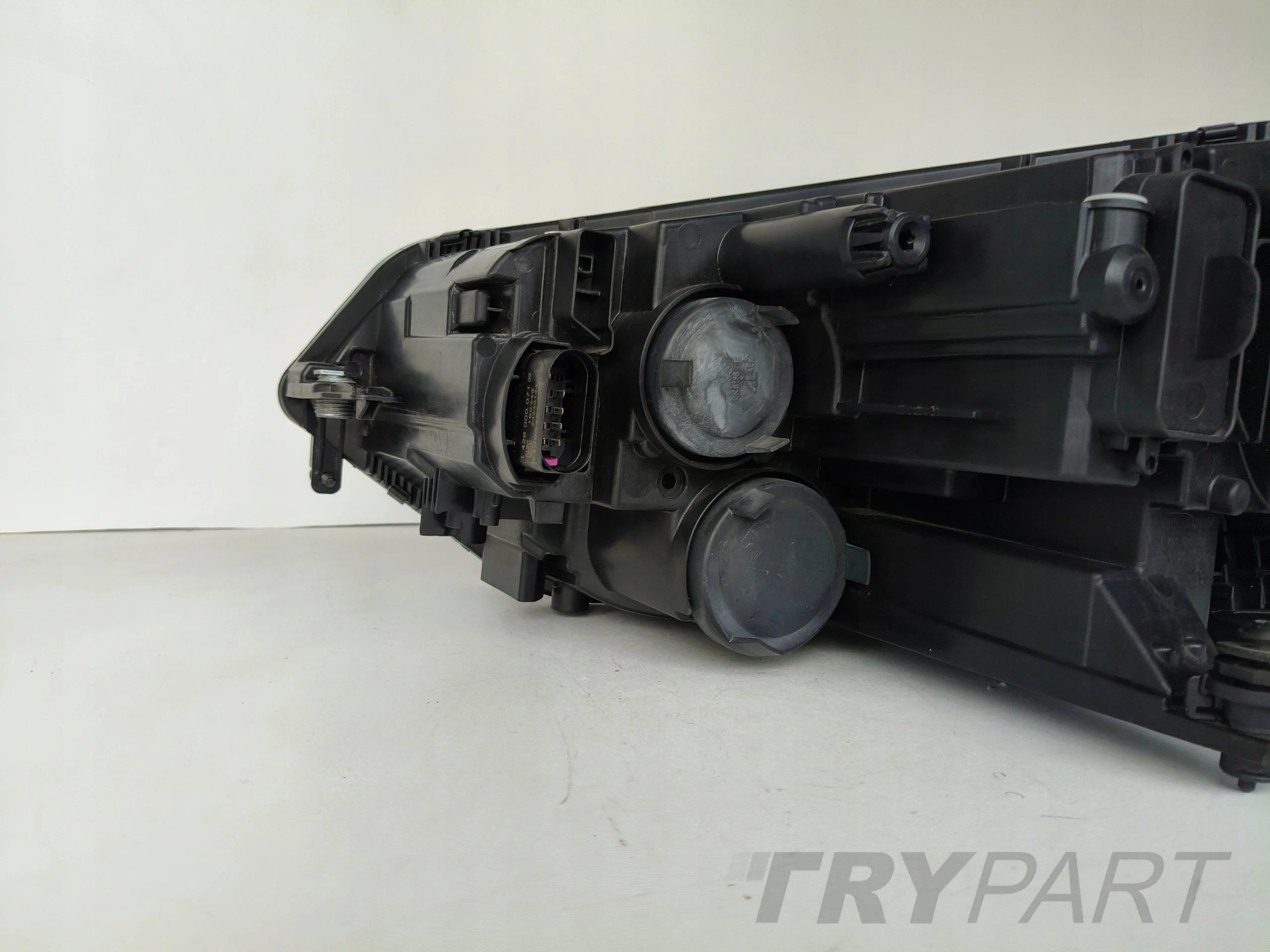 RIGHT HEADLIGHT LAMP VW TOURAN 5TA 16-