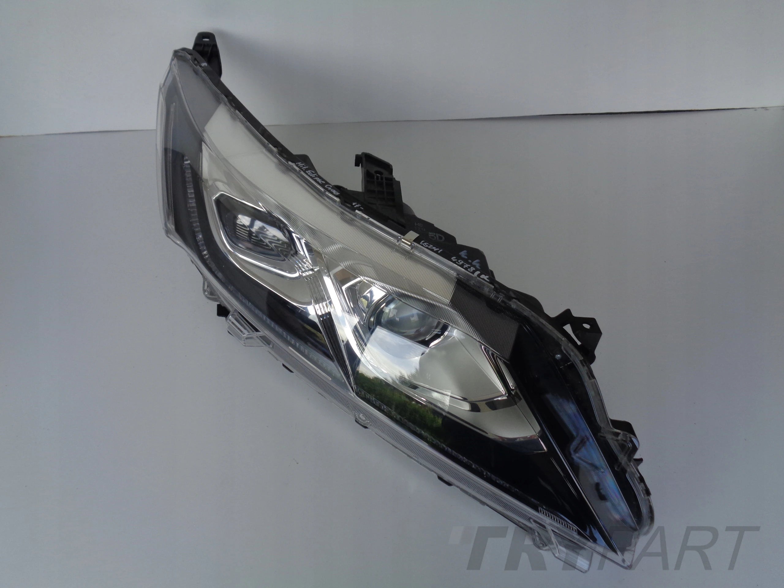 RIGHT HEADLIGHT MITSUBISHI ECLIPSE CROSS 17- LED