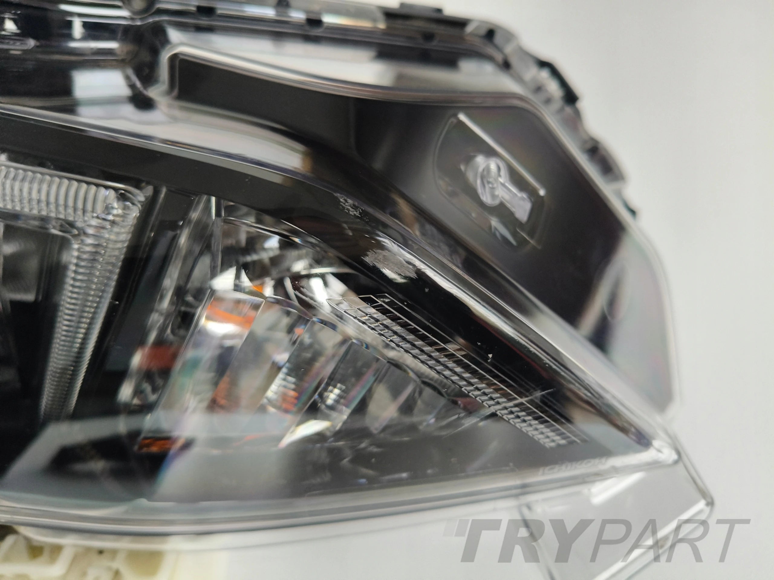 RIGHT HEADLIGHT NISSAN LEAF II 17- LED