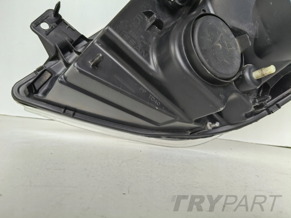 RIGHT HEADLIGHT NISSAN NV400 11-
