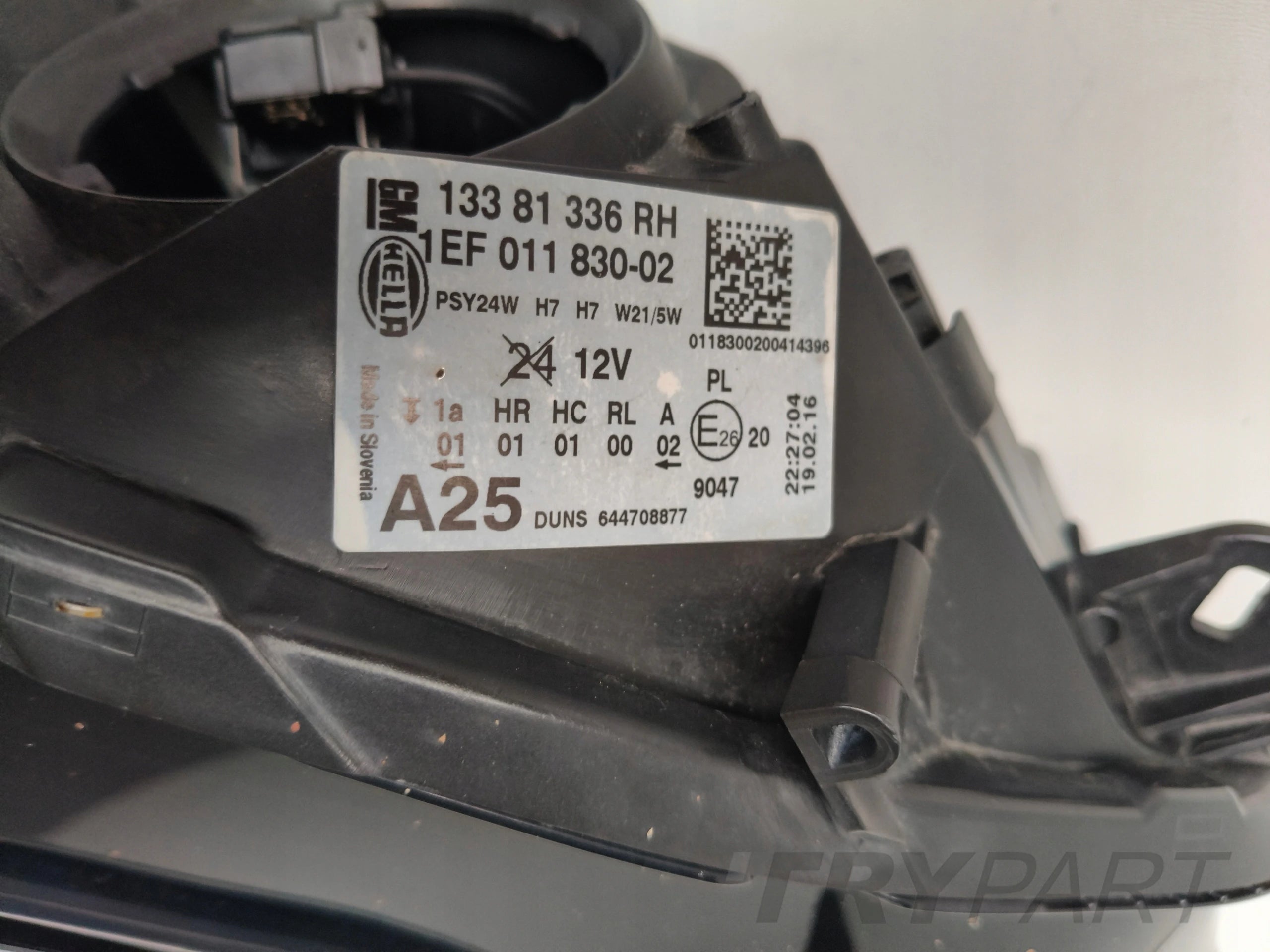 RIGHT HEADLIGHT OPEL CORSA E 14-