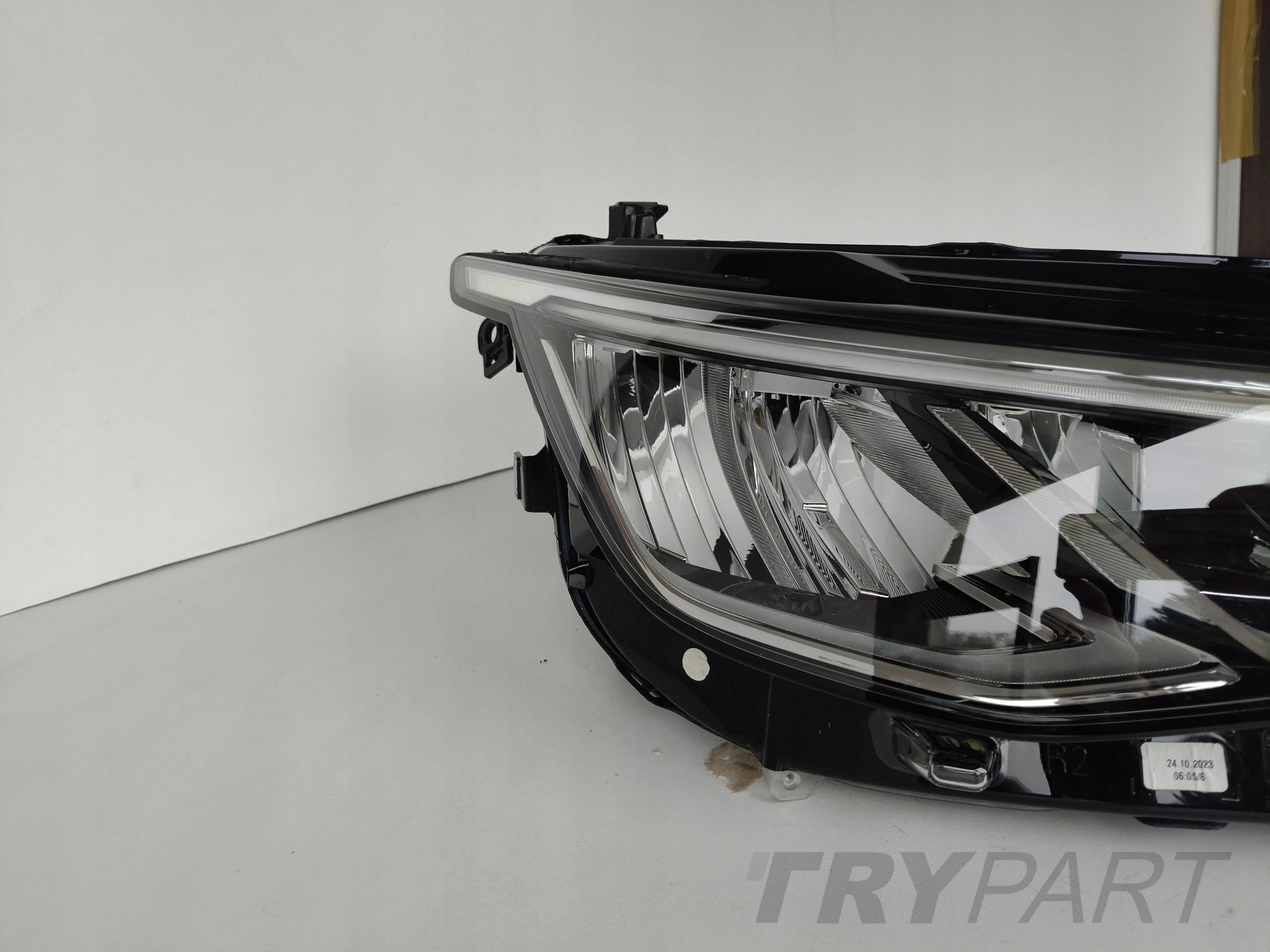 RIGHT HEADLIGHT VW GOLF VIII 8 5H 5H0 20- LED