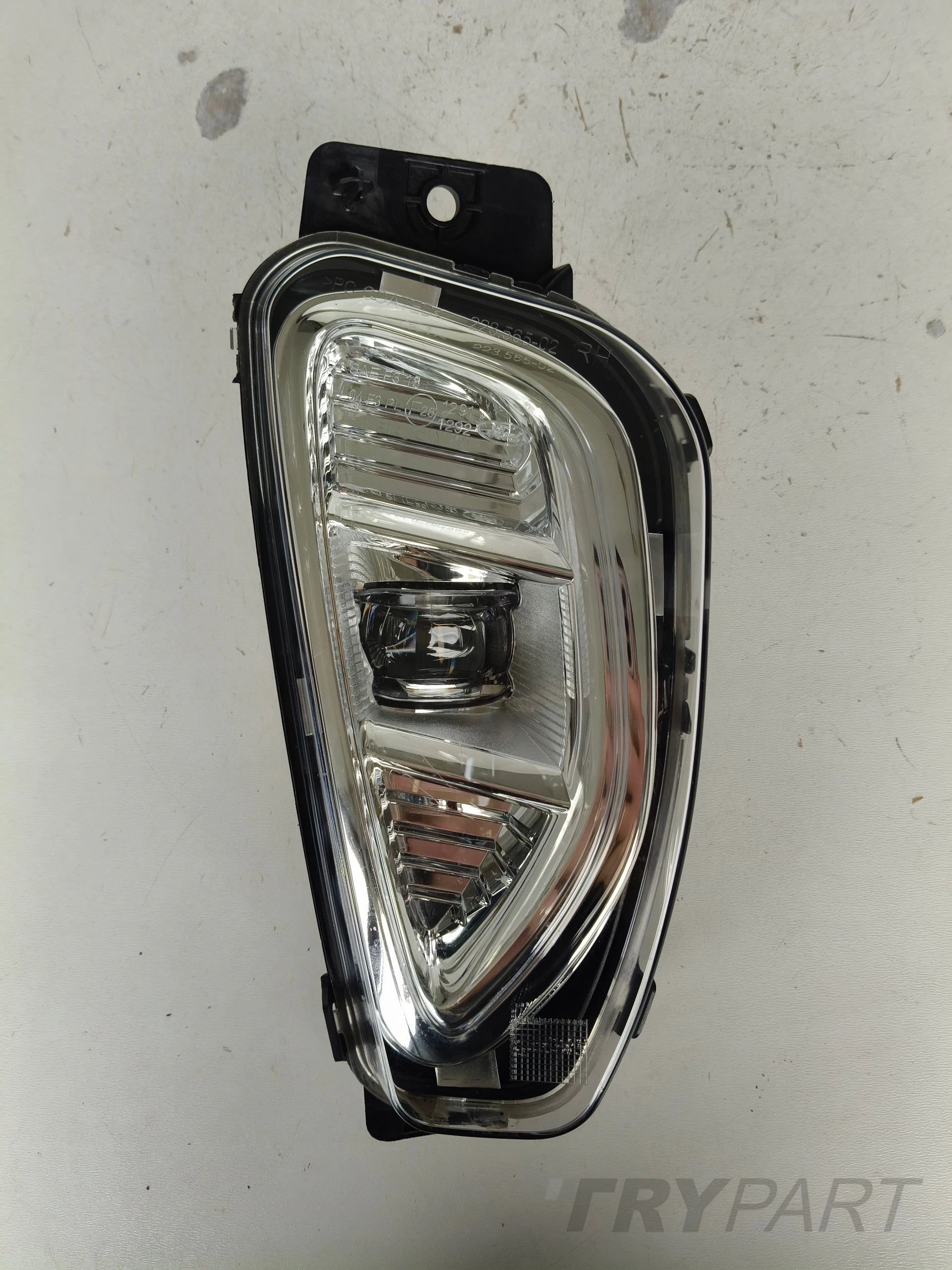 RIGHT LED FOG LIGHT FOR FORD KUGA MK3 19-
