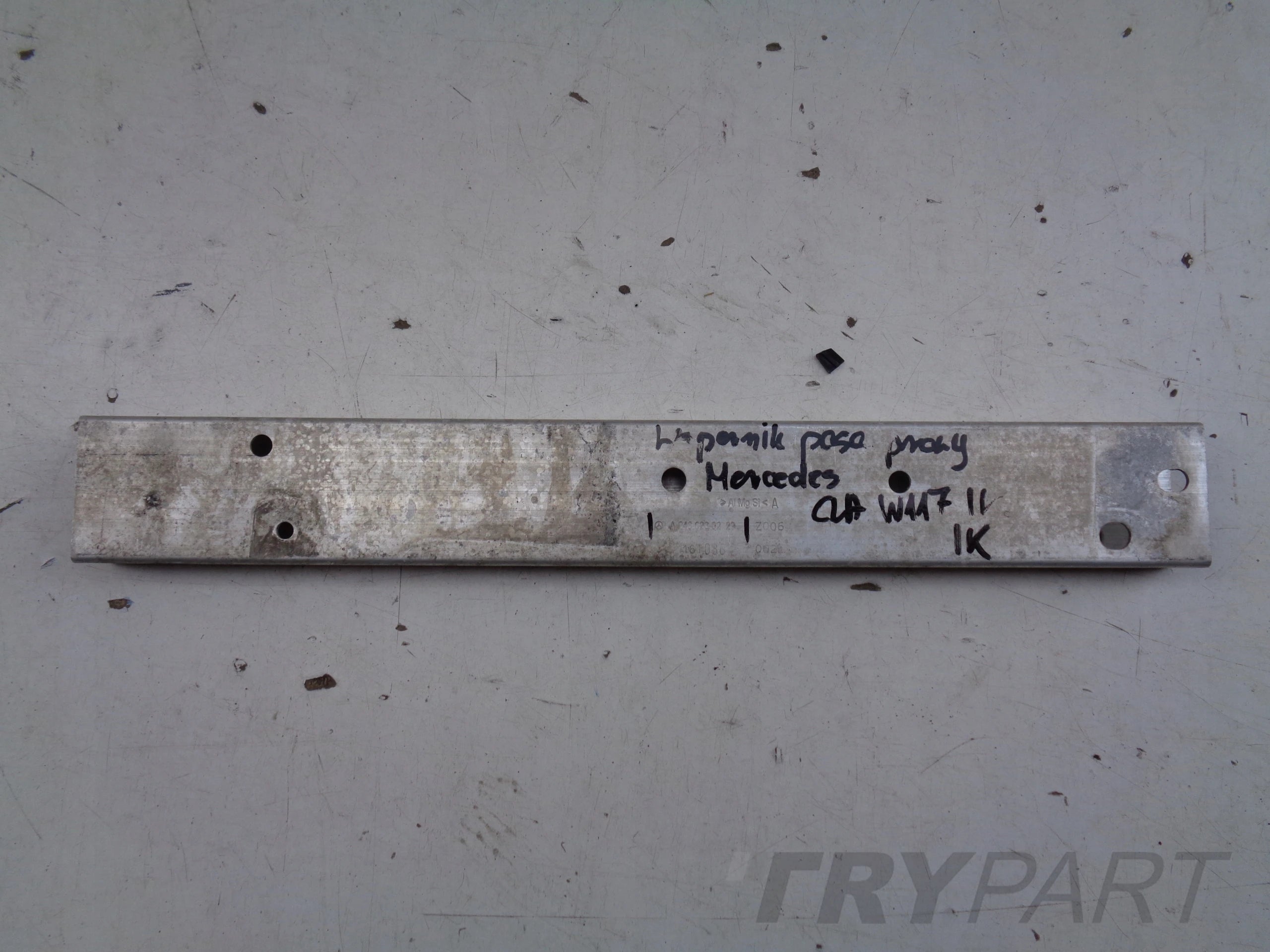 RIGHT SEAT BELT BRACKET MERCEDES CLA W117 13- B-CLASS W246 A-CLASS W176