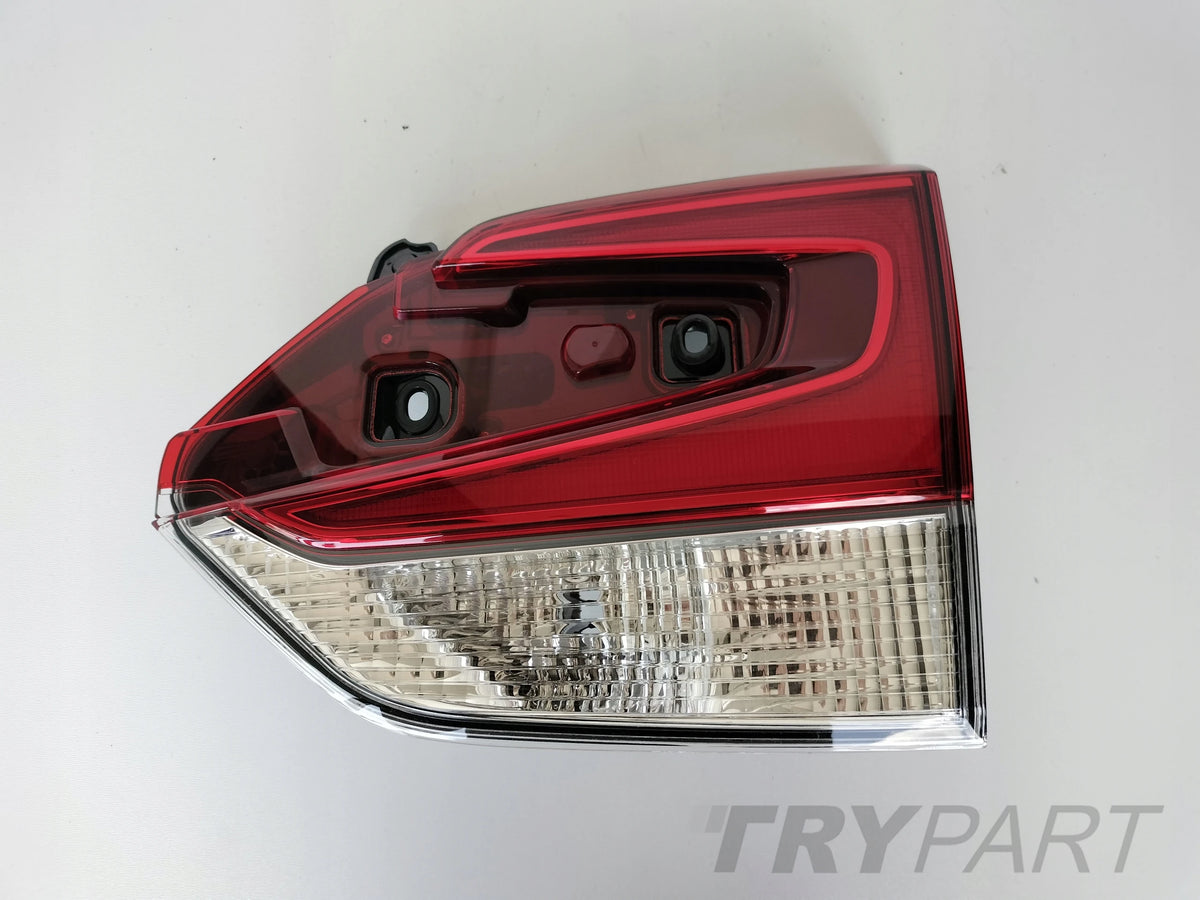 RIGHT TAIL LIGHT ON TRUNK LID SUBARU FORESTER V 19-