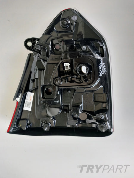 RIGHT TAIL LIGHT ON TRUNK LID SUBARU FORESTER V 19-