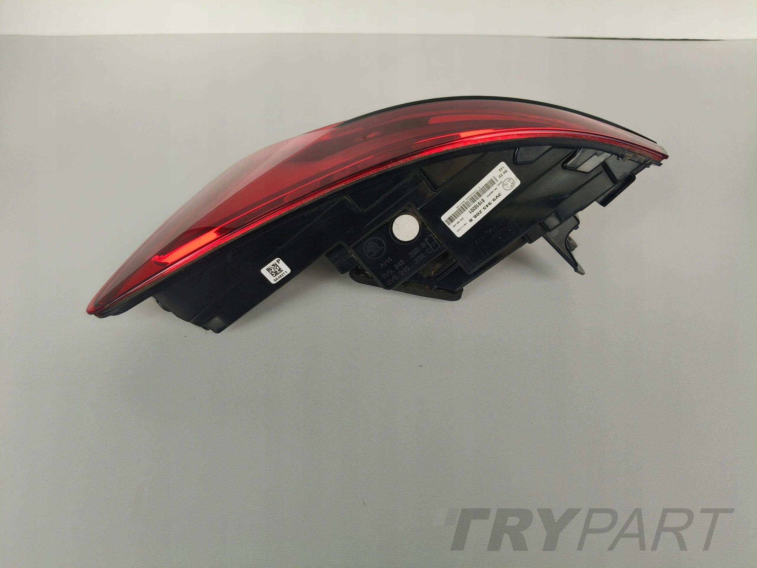 RIGHT TAIL LIGHT SKODA SUPERB III 3 3V 3V9 19- FACELIFT ESTATE LED