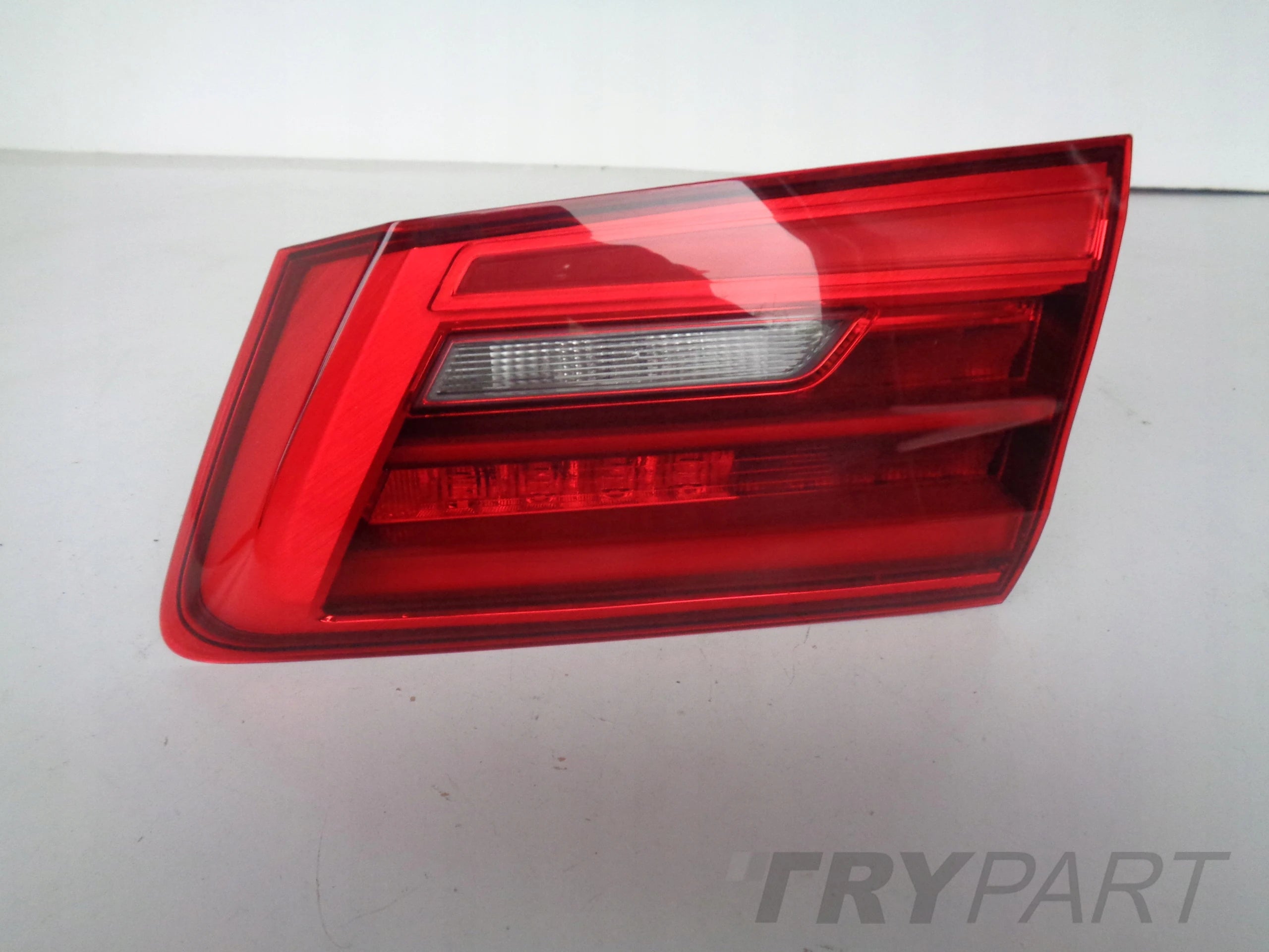 RIGHT TAILLIGHT LAMP IN TRUNK LID FOR BMW 5 G30 17- SEDAN LED