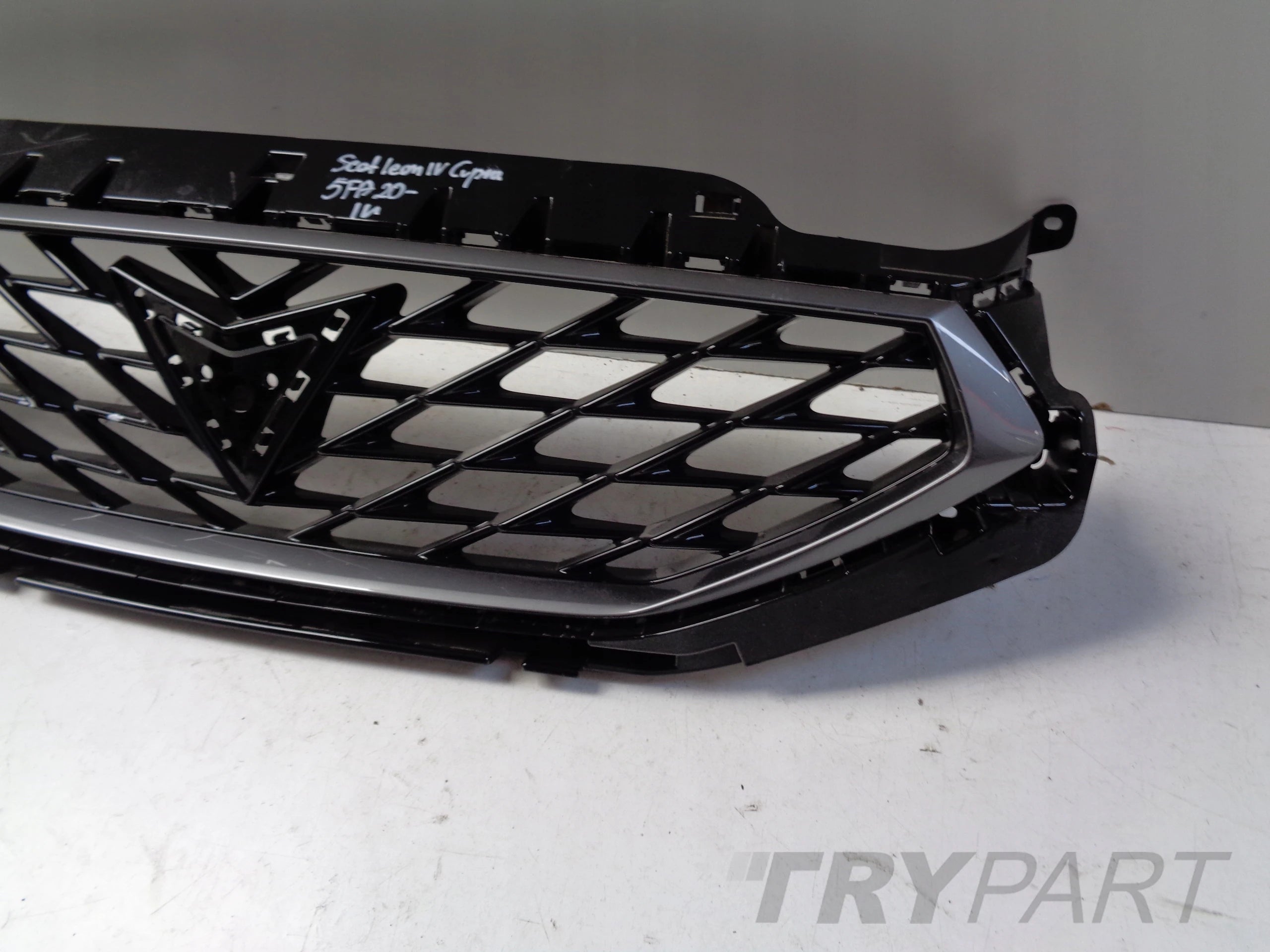 SEAT LEON IV 4 CUPRA 5FA 20- RADIATOR GRILLE