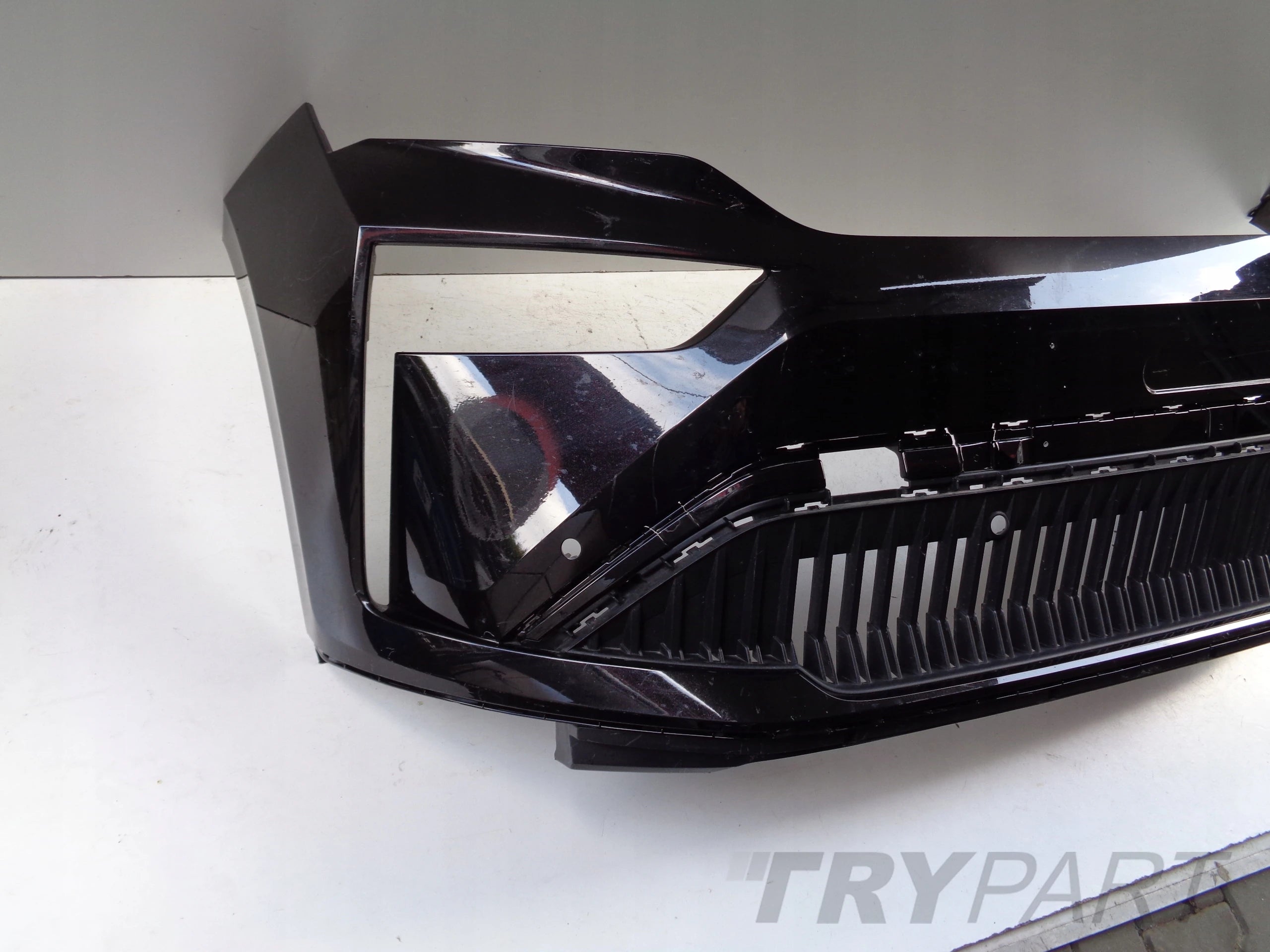 SKODA ENYAQ 5LA 25- LIFT FRONT BUMPER NO. 51247