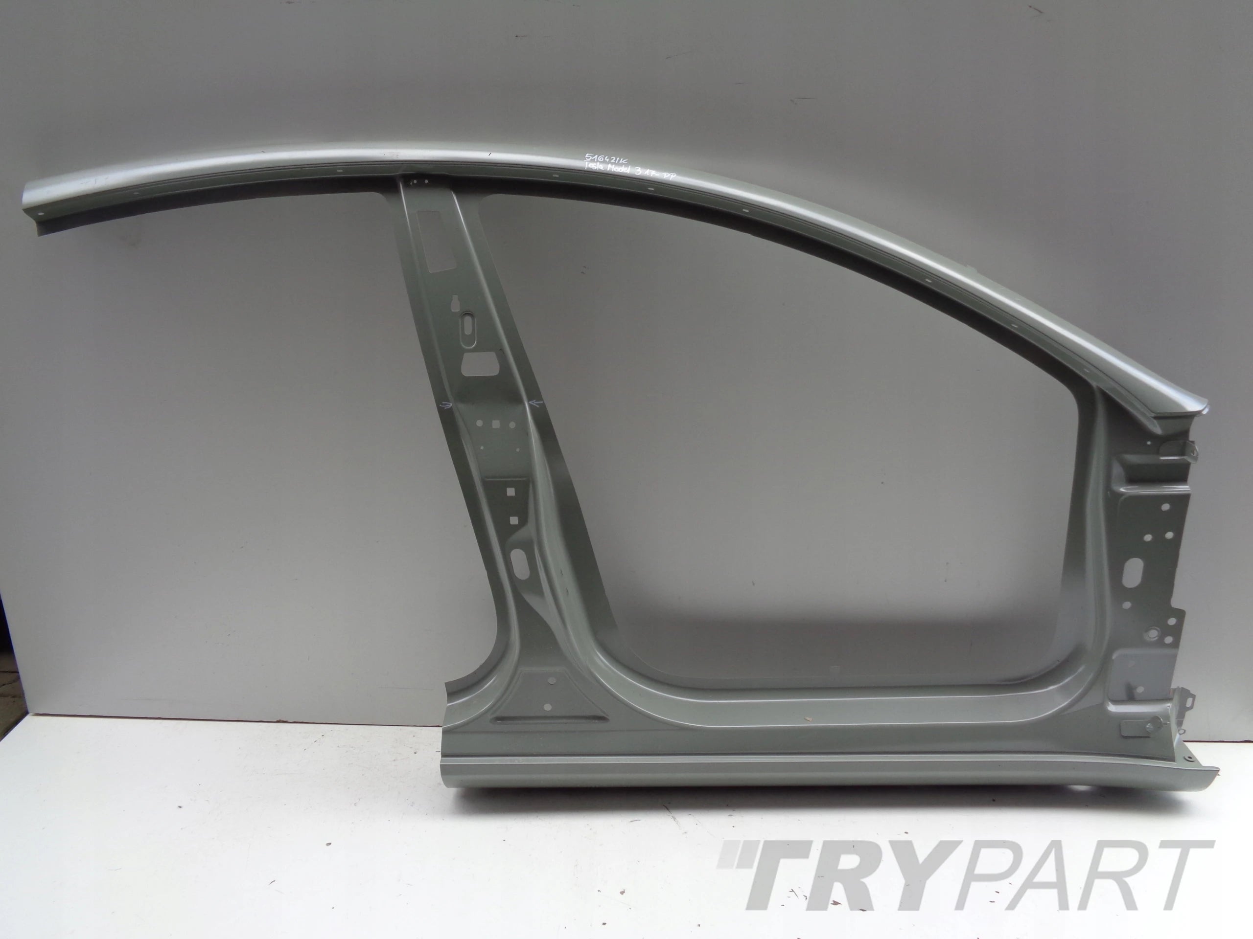 TESLA MODEL 3 17- RIGHT PILLAR SILL PART NO. 51642