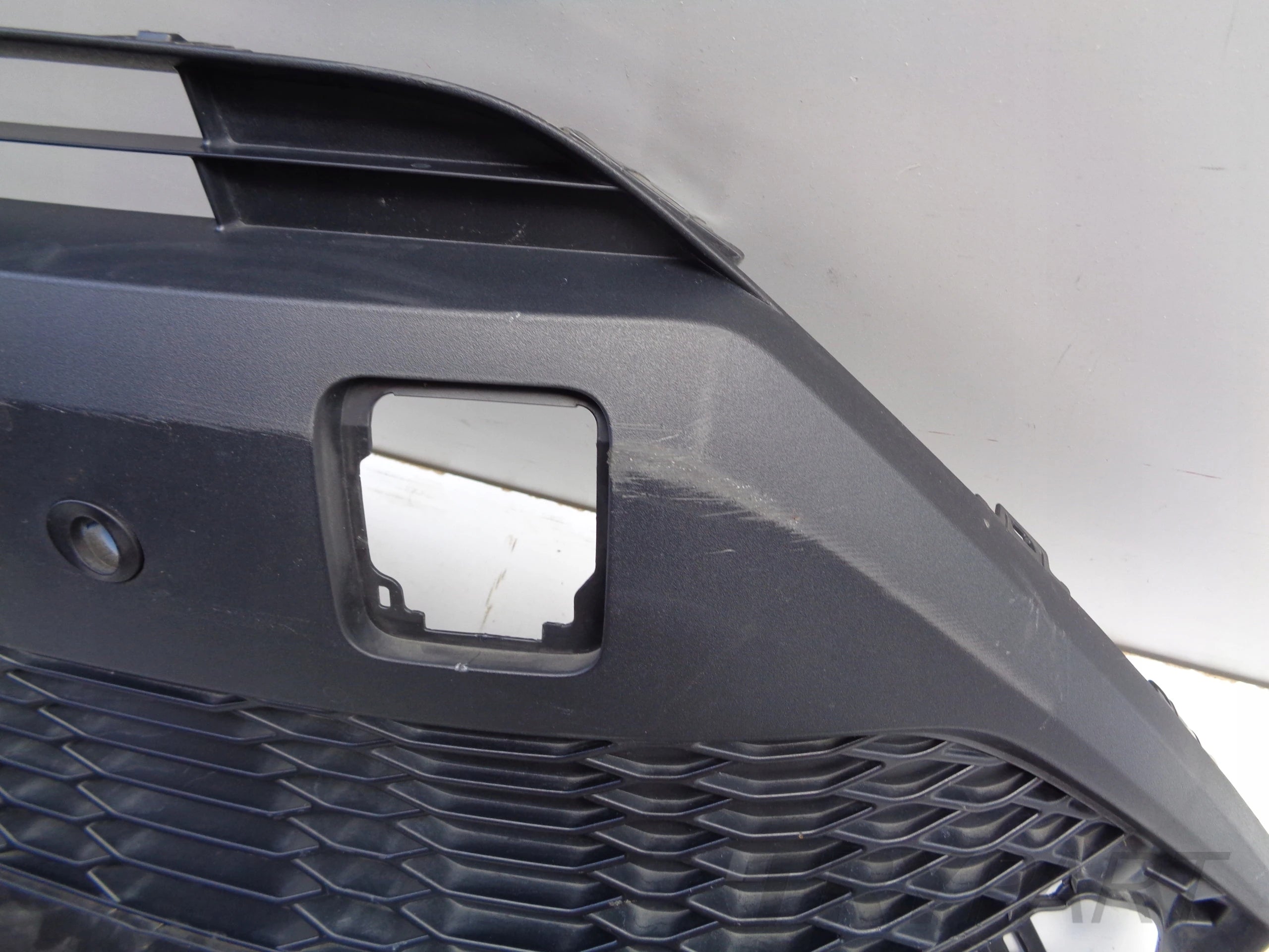 TOYOTA CHR 19- LIFT BUMPER GRILLE