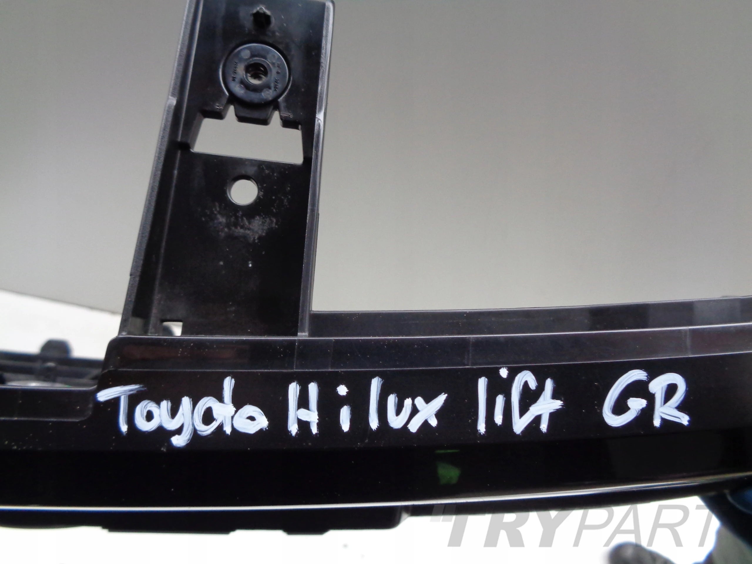 TOYOTA HILUX 20- LIFT GR SPORT RADIATOR GRILLE