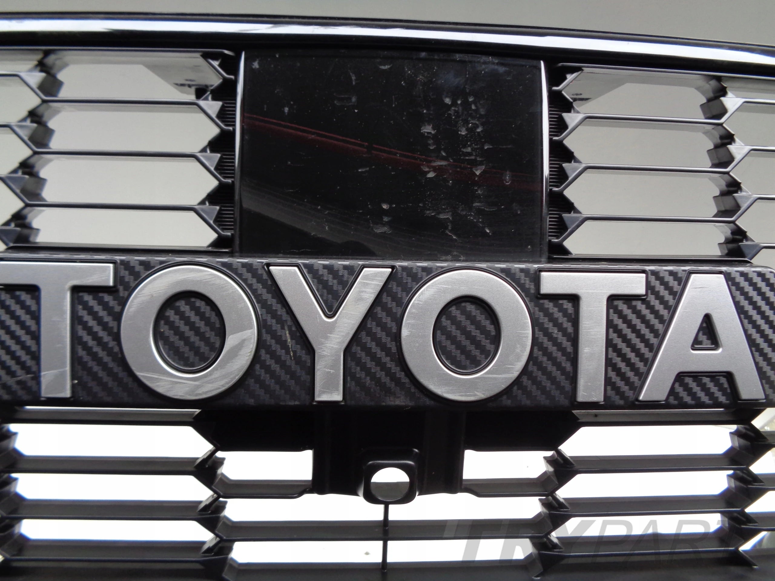 TOYOTA HILUX 20- LIFT GR SPORT RADIATOR GRILLE
