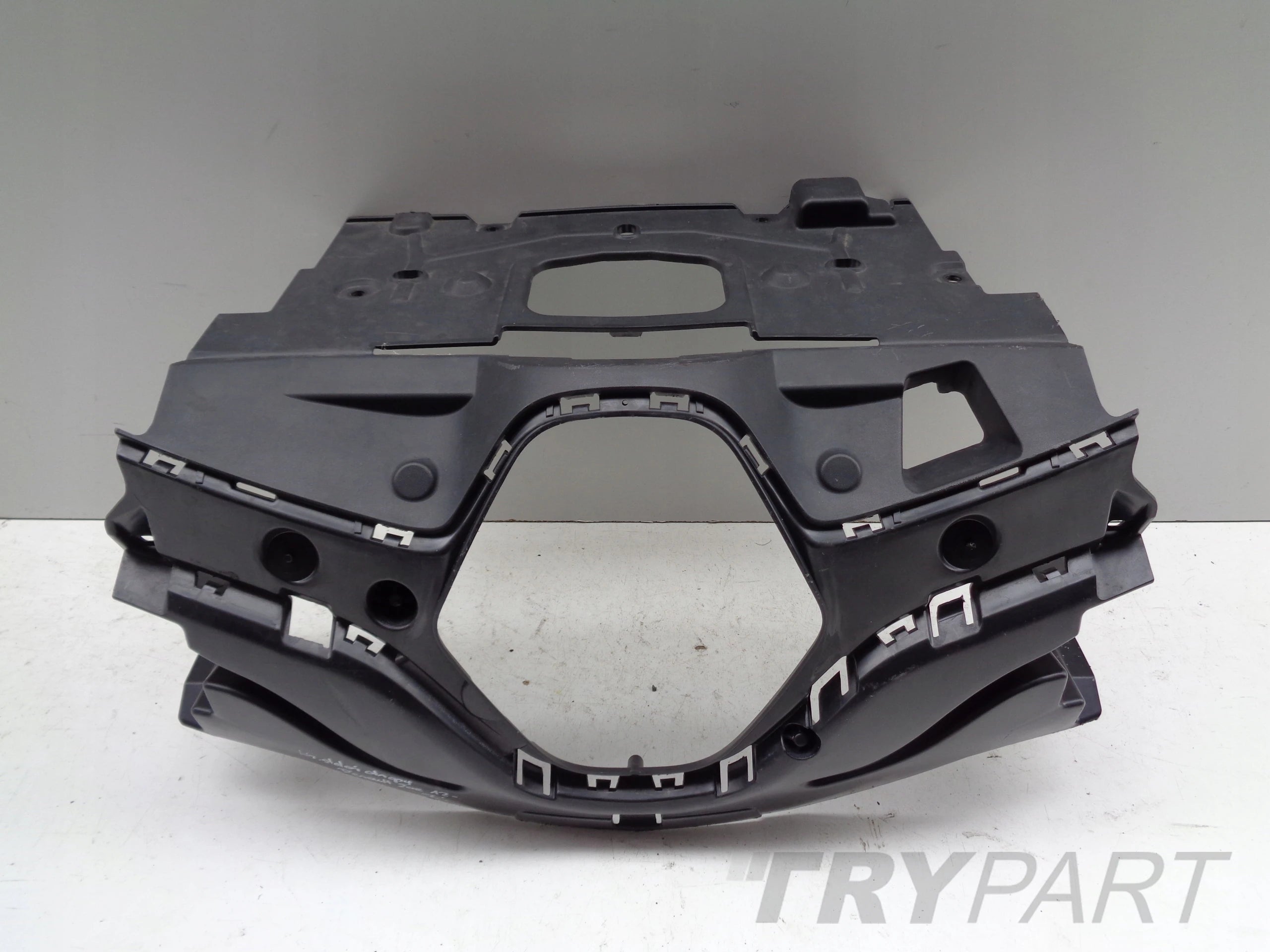 UPPER BUMPER REINFORCEMENT GRILL BRACKET RENAULT ZOE 12-