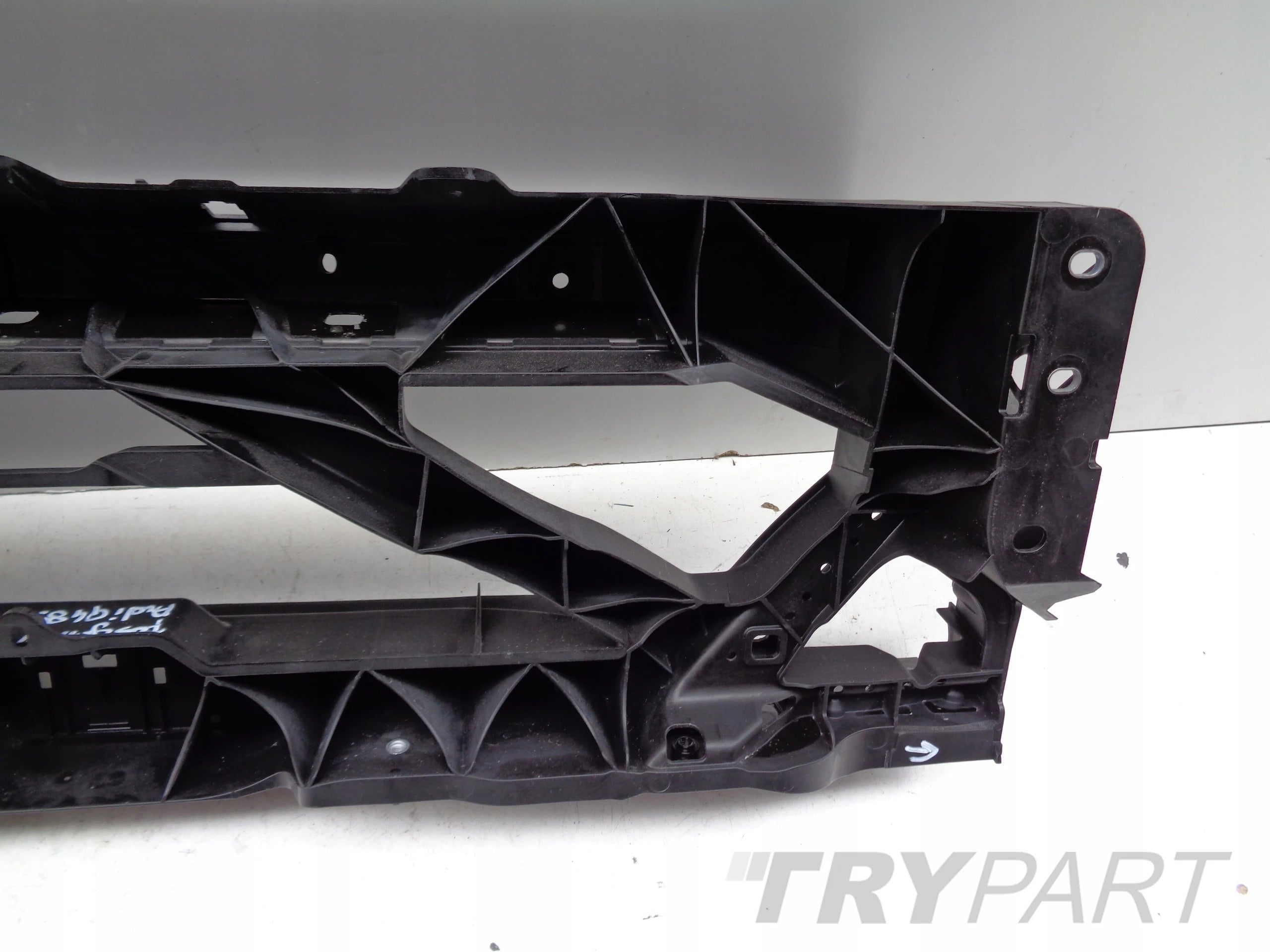 UPPER FRONT BUMPER REINFORCEMENT AUDI Q4 89A