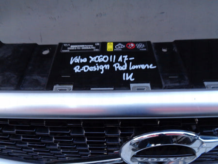 VOLVO XC60 II 17- R-DESIGN RADIATOR GRILLE COVER FOR CAMERA