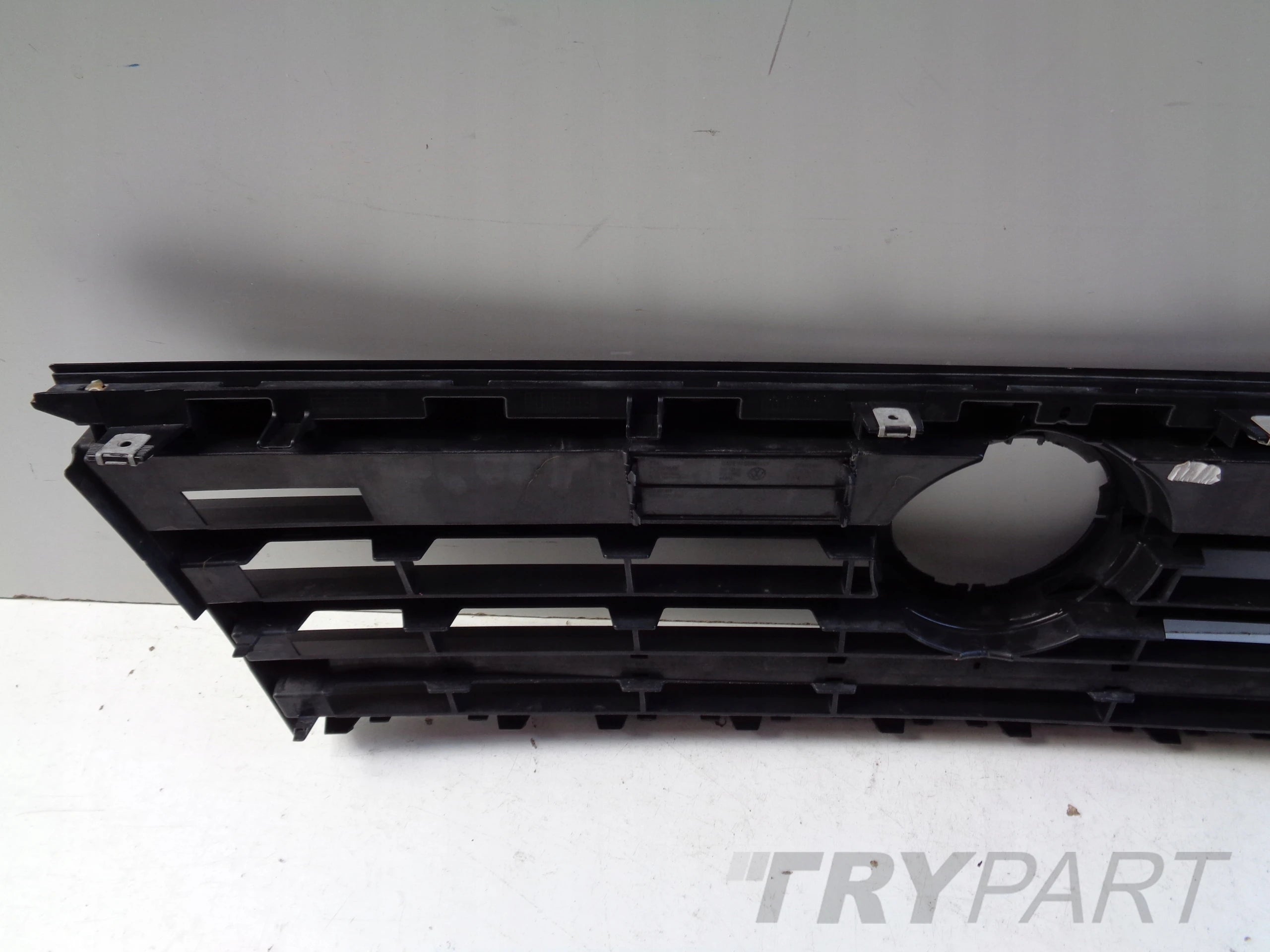 VW TOUAREG III 760 18- BLACK RADIATOR GRILLE