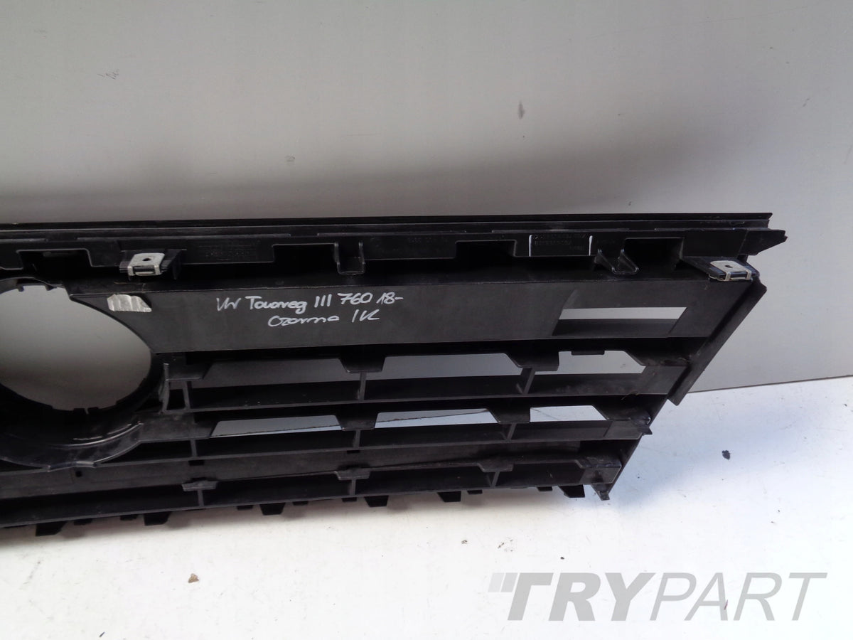VW TOUAREG III 760 18- BLACK RADIATOR GRILLE