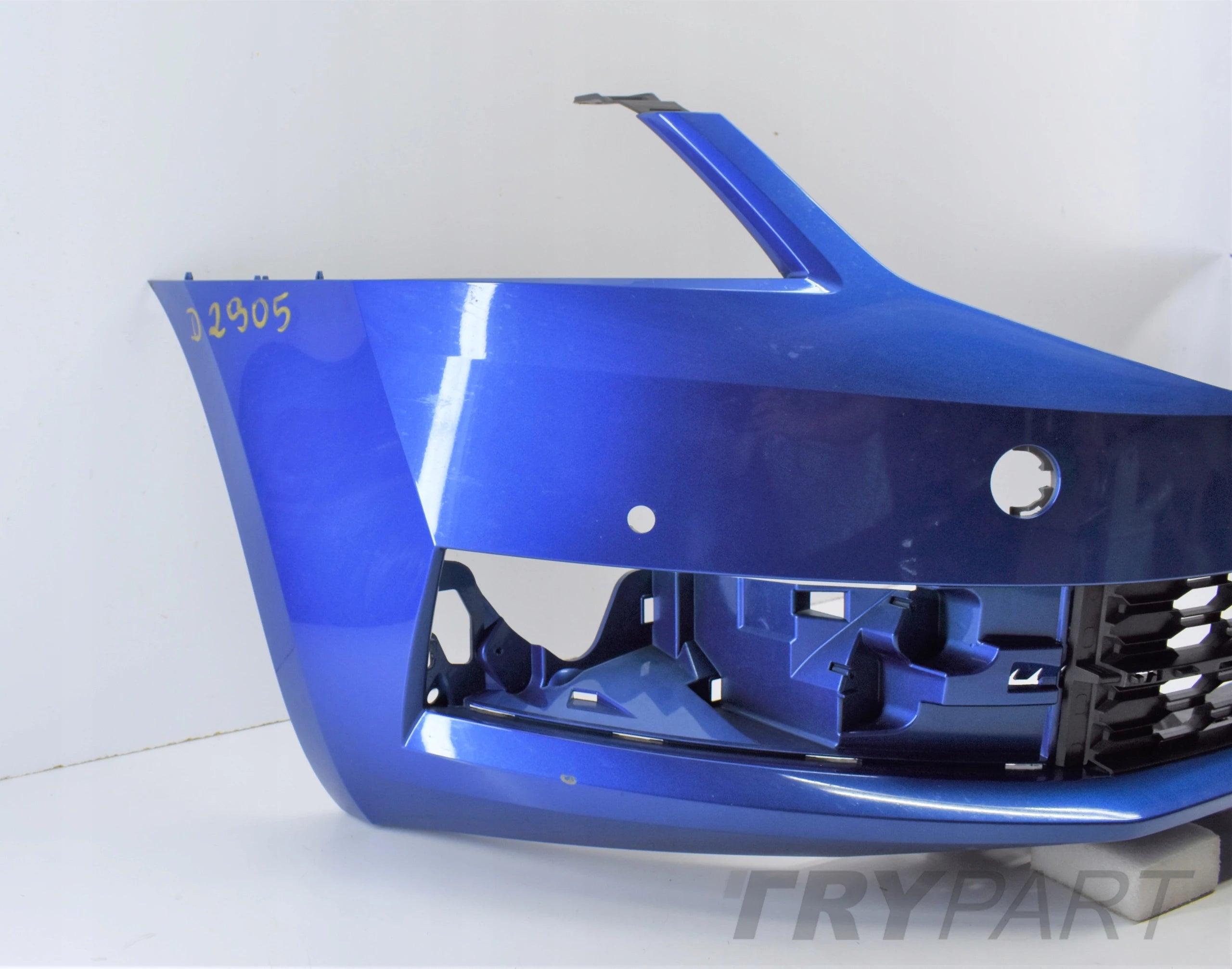 OCTAVIA III LIFT 5E FRONT BUMPER SUPER CONDITION + BOTTOM