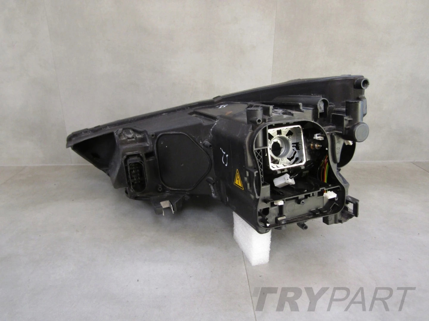 AUDI A1 HEADLIGHT XENON 8X 10-14 RIGHT RH