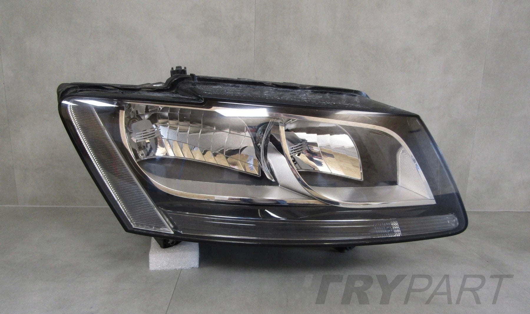 AUDI Q5 8R0 08-12 HEADLIGHT STANDARD RH RIGHT 8R0941004L