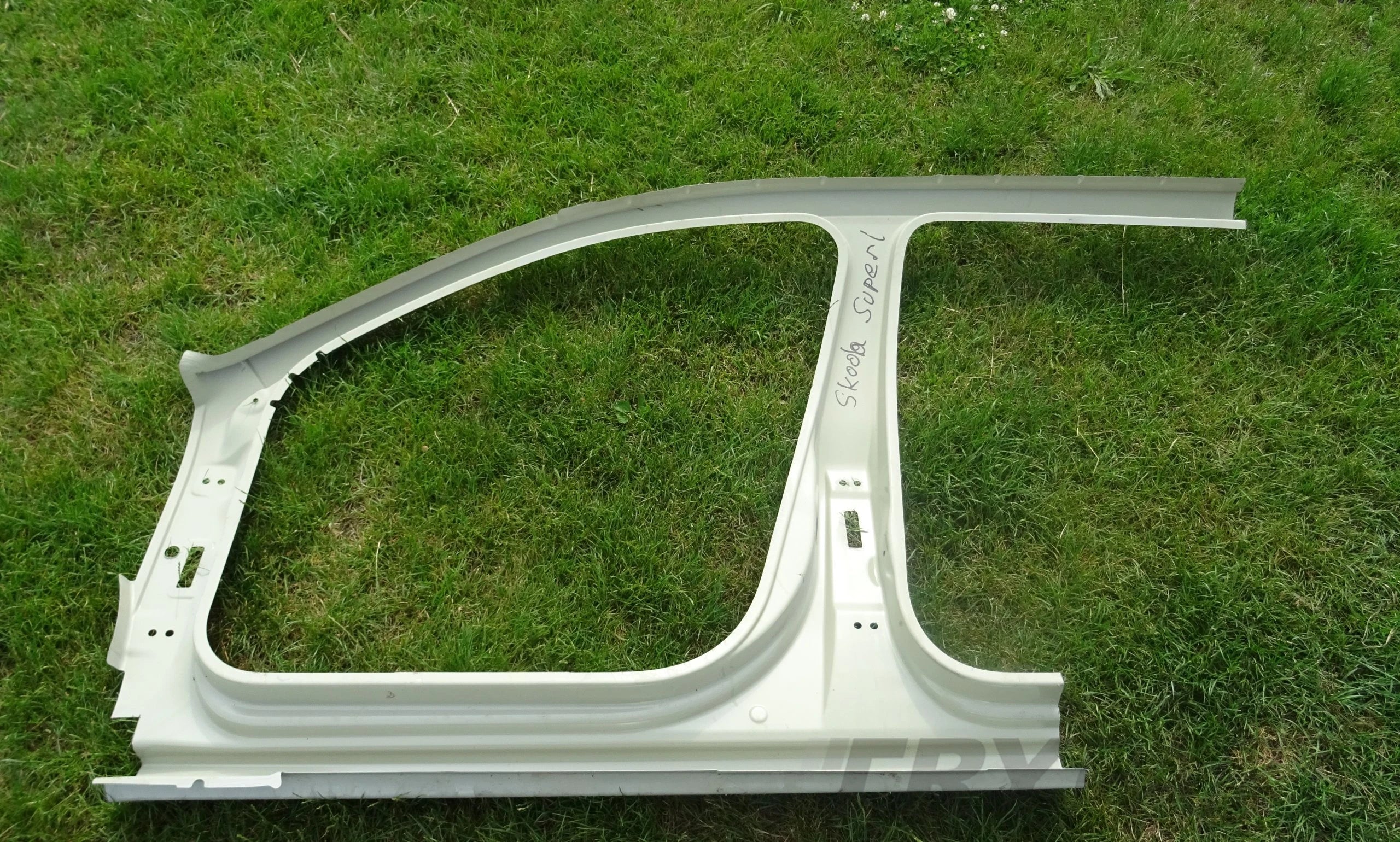SKODA SUPERB II 3T0 Passenger Side Rocker Panel Pillar Cover ORG