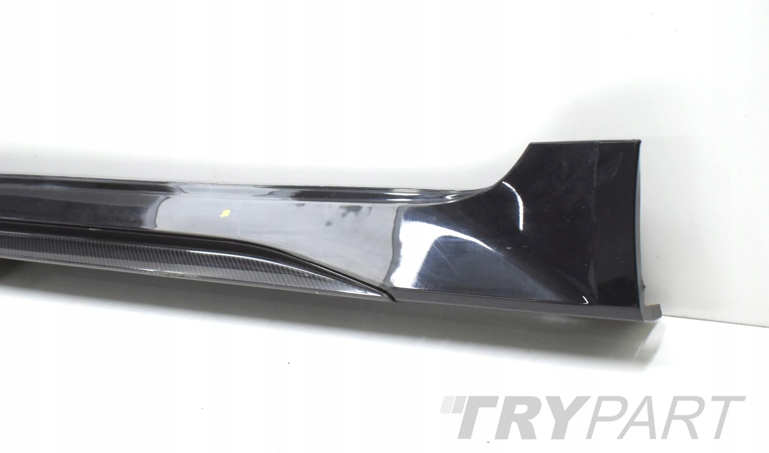 AURI RS6 C8 LEFT SILL COVER ORG CARBON FIBER