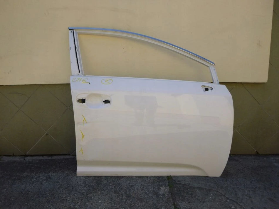 TOYOTA AVENSIS III T27 08- FRONT RIGHT DOOR