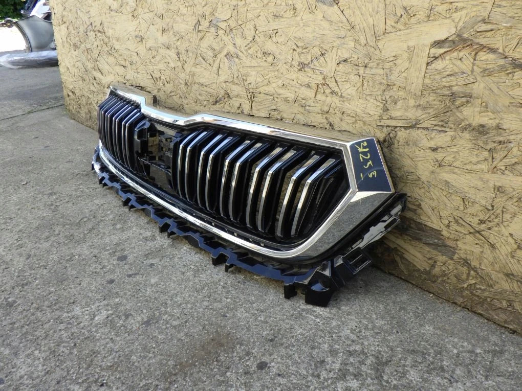 SKODA KODIAQ LIFT 565 21- Grille Emblem