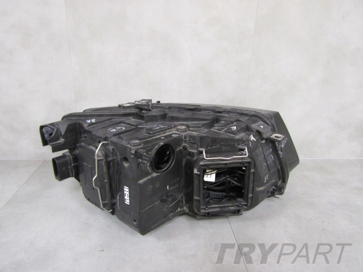 AUDI Q5 8R0 08-12 HEADLIGHT XENON ACTIVE LH LEFT