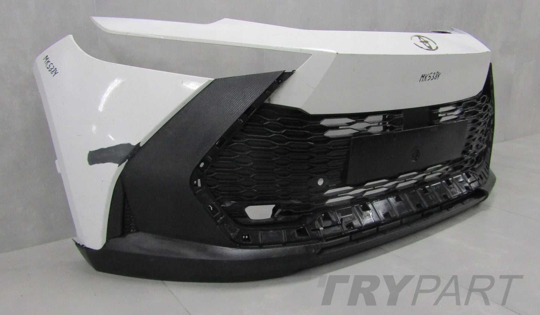 TOYOTA C-HR CHR II 23- Front Bumper (+ reinforcement)