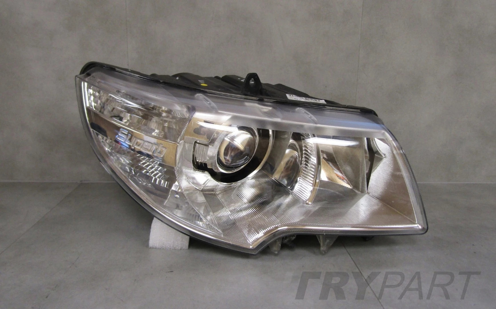HEADLIGHT SKODA SUPERB II 2 XENON SWIVELING 08-13 RH 3T1941016E