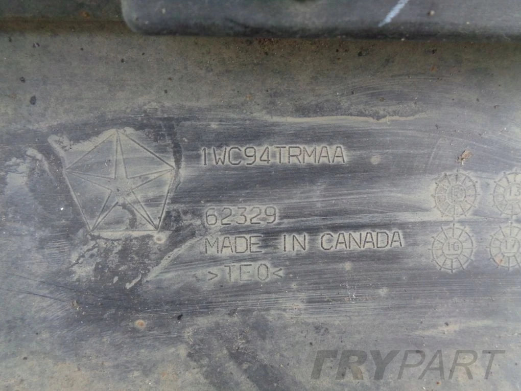 JEEP GRAND CHEROKEE WK2 SUMMIT Right Sill Molding