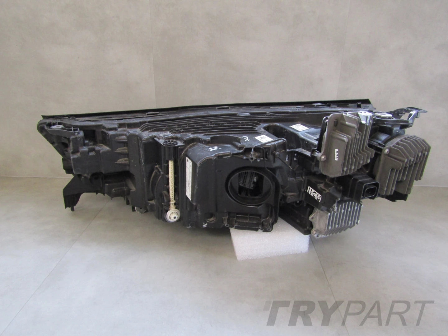 BMW IX I20 LASER 21- RH 5A3CEA2 Headlight