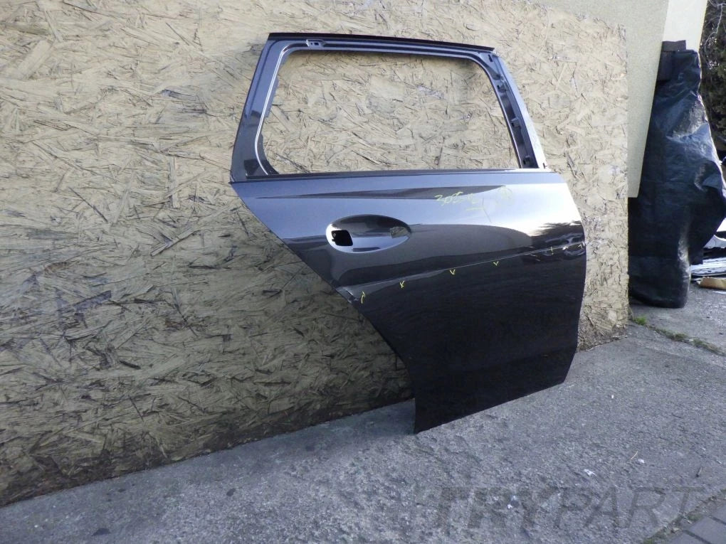 MERCEDES C-CLASS 206 W206 ESTATE A2067328600 REAR RIGHT DOOR