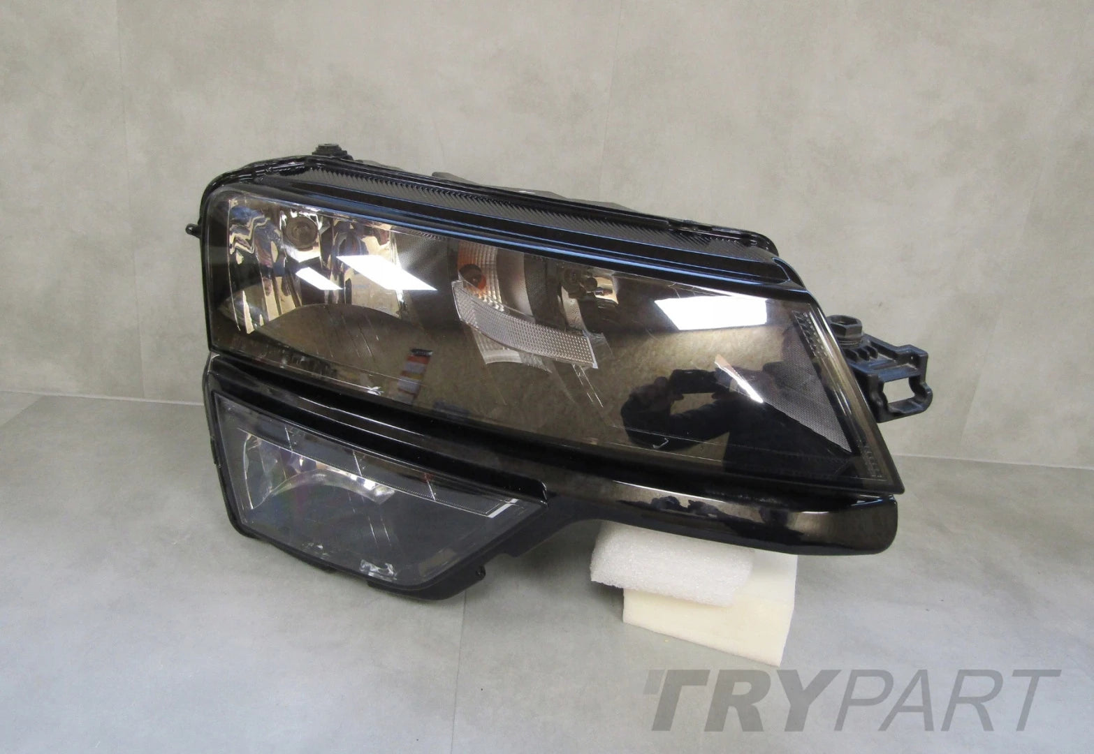 Front Lamp Skoda Karoq STANDARD 17-21 RH 57B941016A