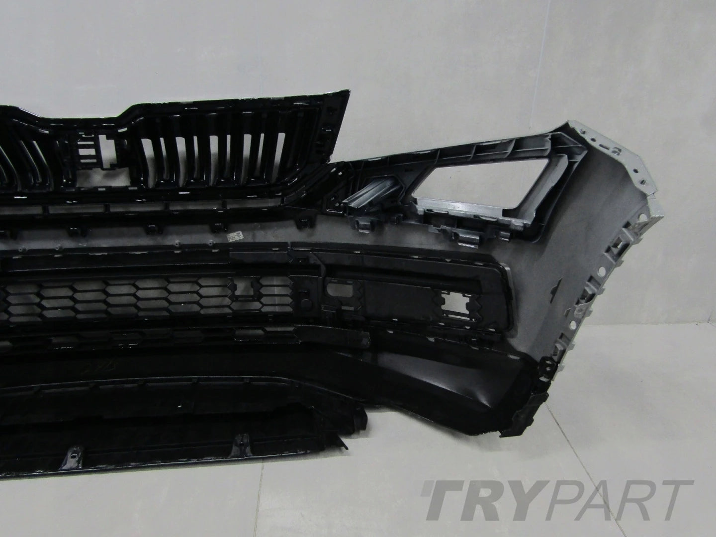 Front Bumper Skoda Kodiaq SCOUT 565 17-21 (+Floor)