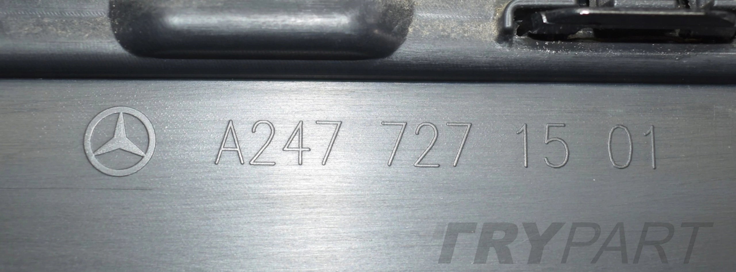 MERCEDES GLA II W247 RIGHT FRONT DOOR MOULDING ORG