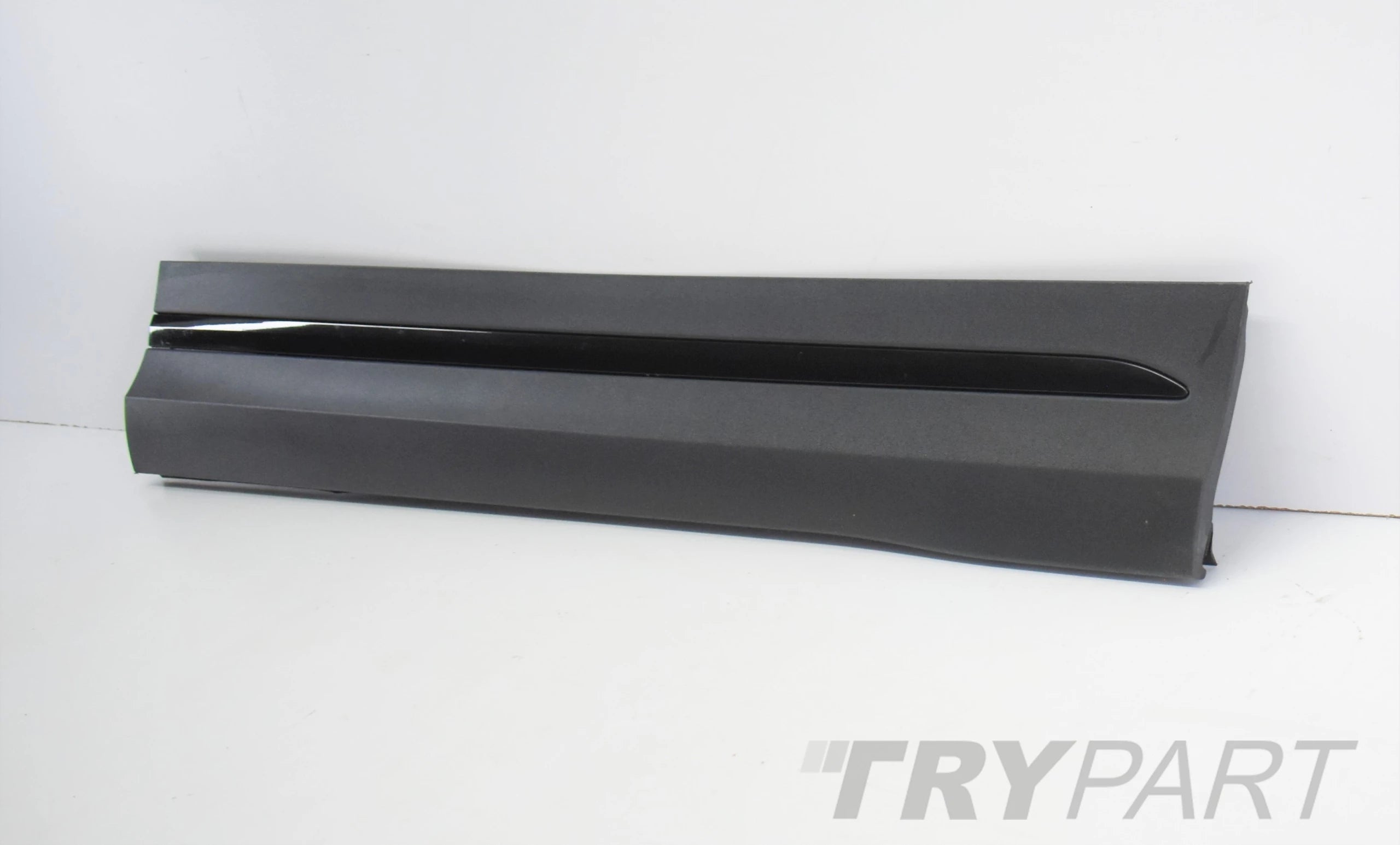 MERCEDES GLA II W247 RIGHT FRONT DOOR MOULDING ORG