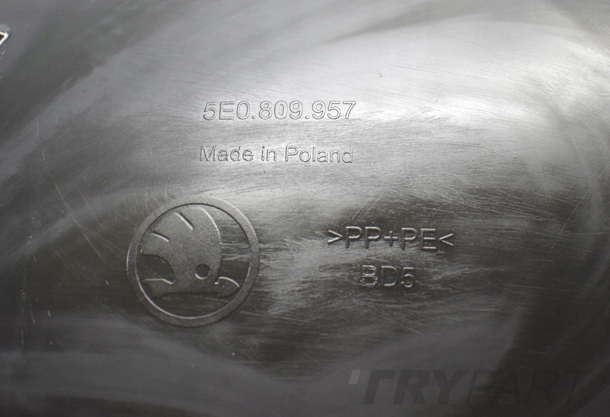 SKODA OCTAVIA III 5E0 LEFT FRONT FENDER ASSEMBLY ORG