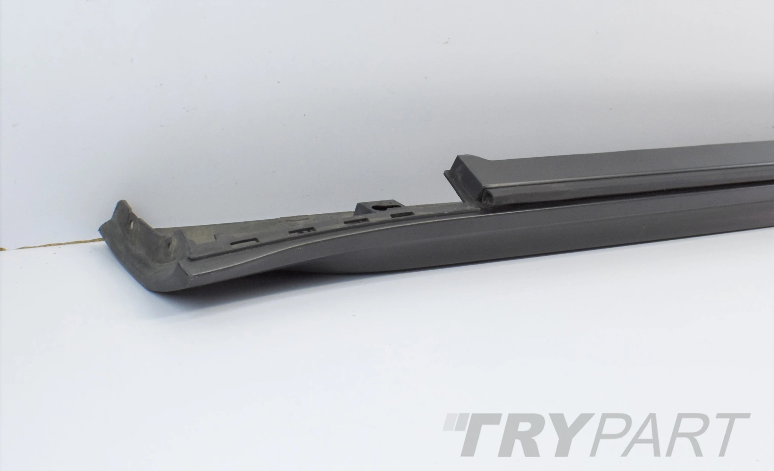 VOLVO V90 II LEFT SILL COVER ORG