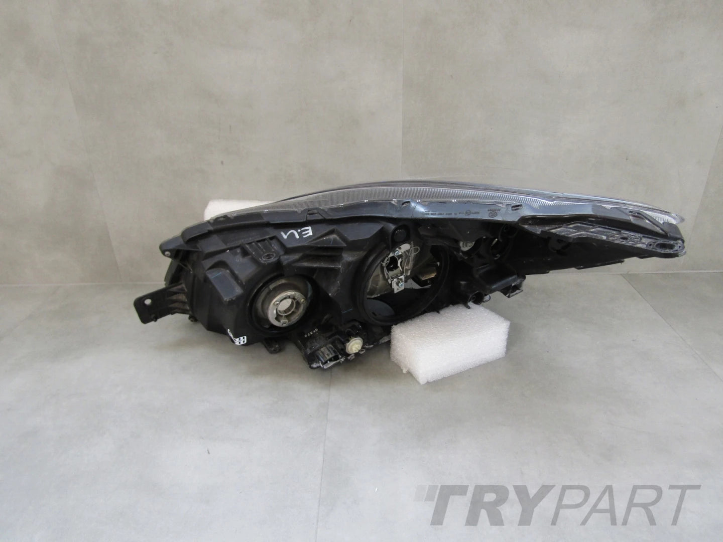 HEADLIGHT SUBARU IMPREZA XV STANDARD 11-17 RH