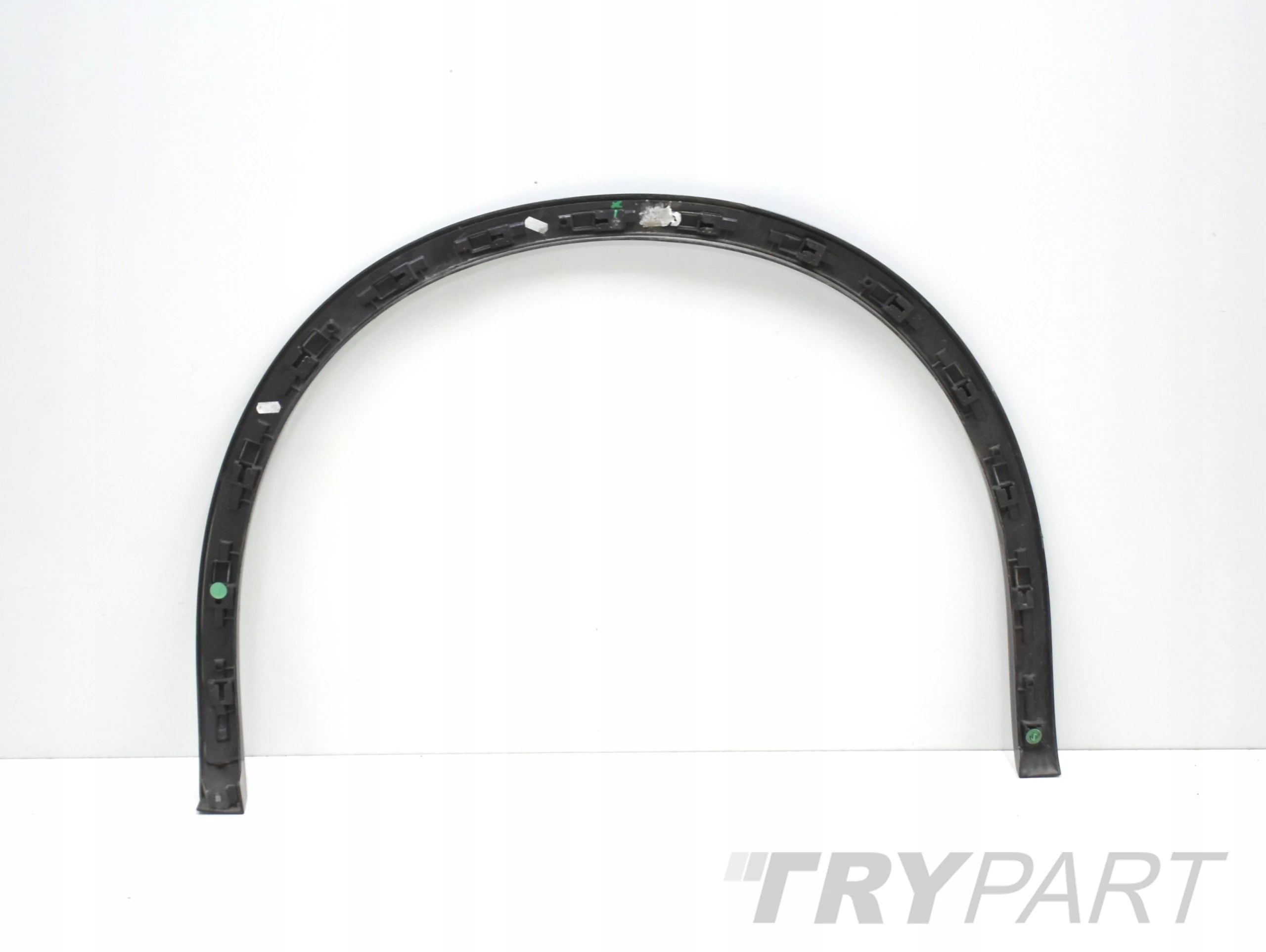 MASERATI GRECALE REAR FENDER MOLDING REAR GENUINE 670207821