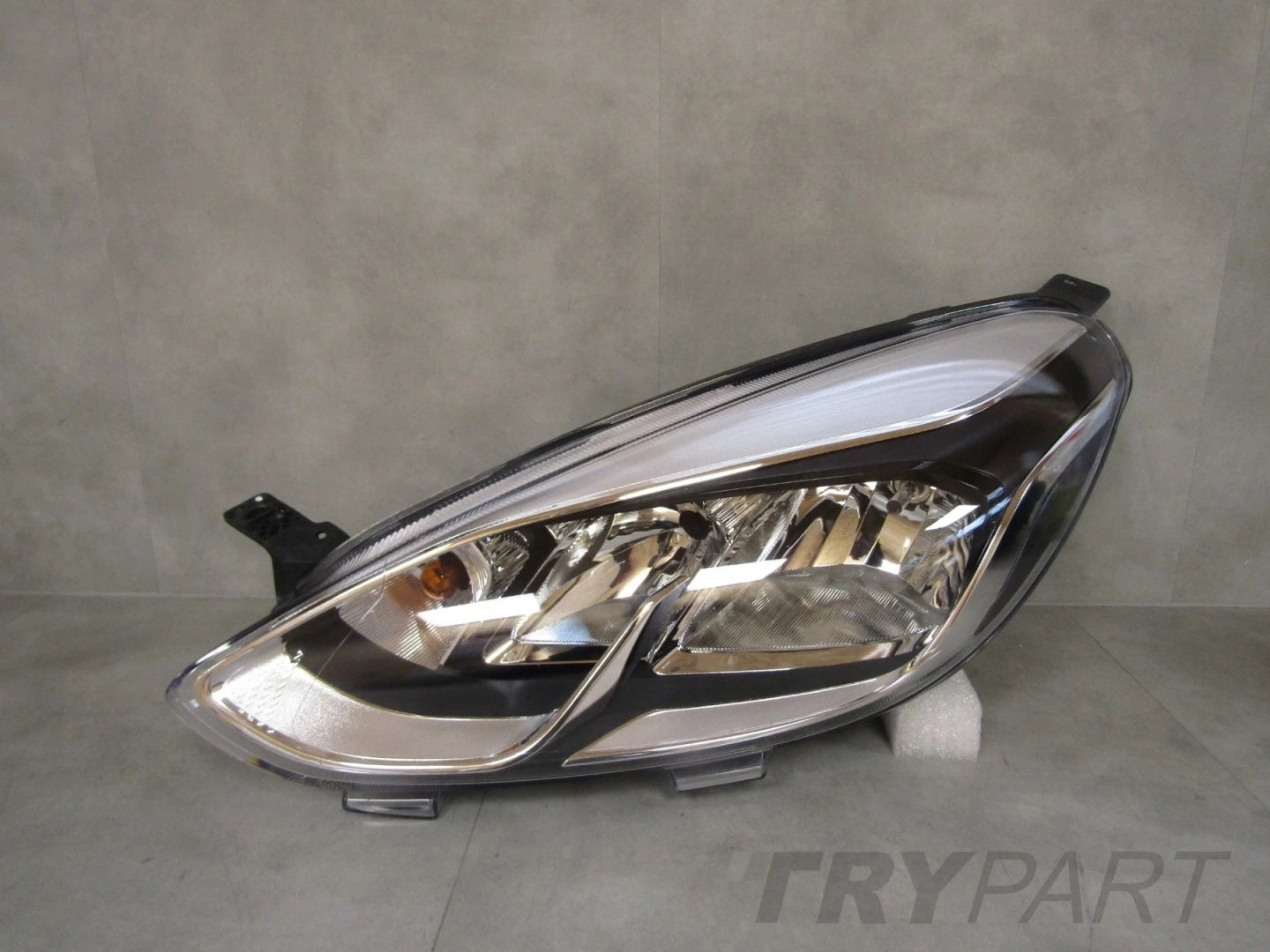 HEADLIGHT FORD FIESTA MK8 STANDARD 17-21 LH LEFT