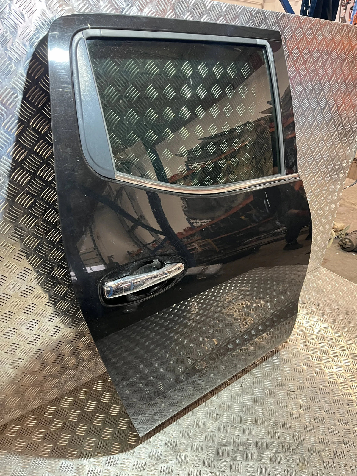 REAR RIGHT DOOR NISSAN NAVARA NP300 D23 15- GN0