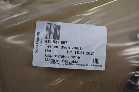 SKODA SCALA 654 DOOR SEAL RIGHT REAR ORG NEW