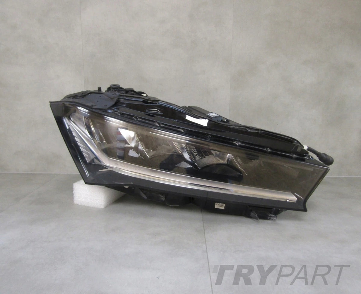 SKODA SUPERB IV LED HEADLIGHT 3P1 23- RH 3P1941016