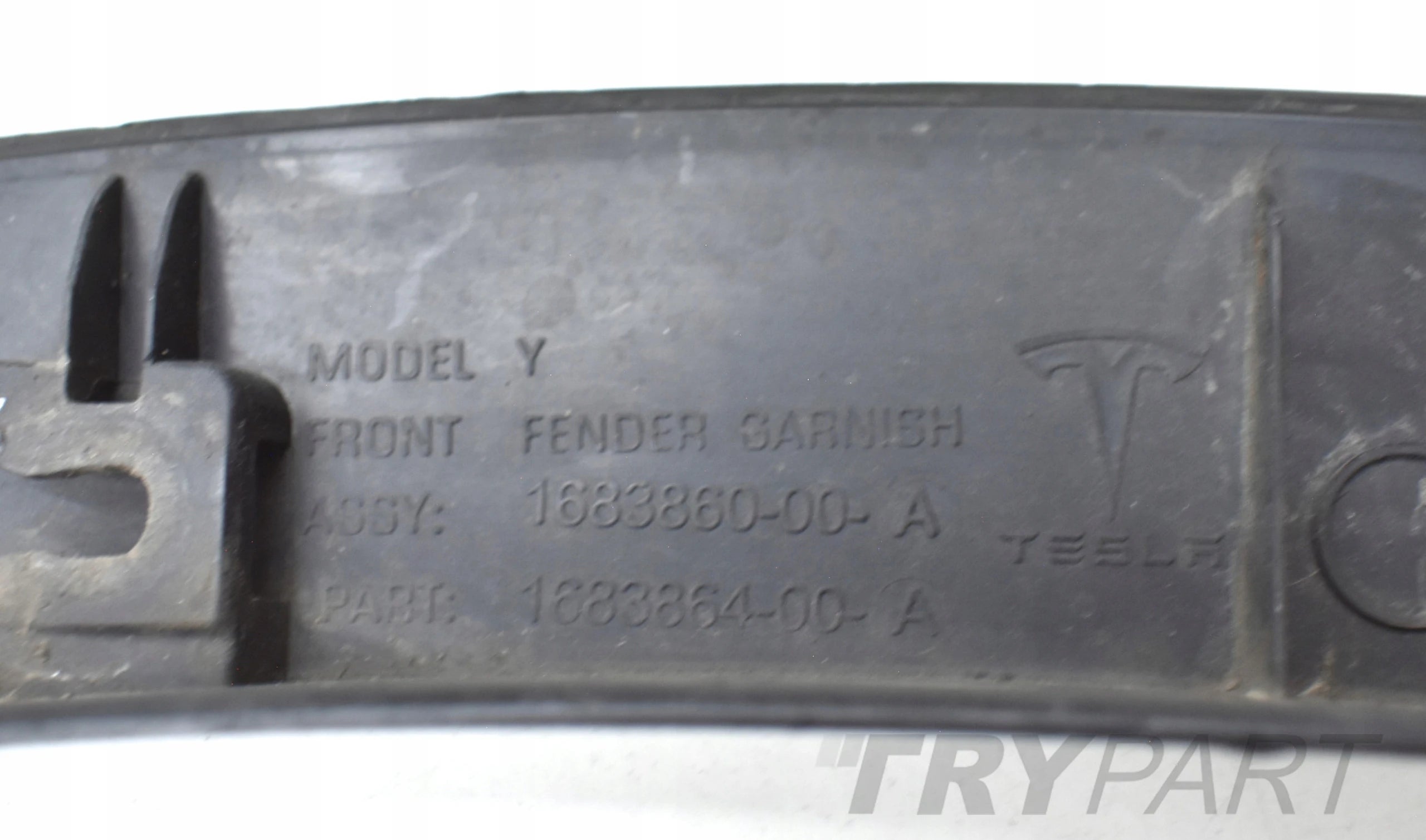 TESLA MODEL Y RIGHT FRONT FENDER TRIM ORG